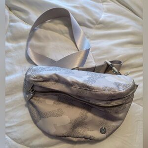 City Adventurer Belt Bag 2.5L -Heritage Camo